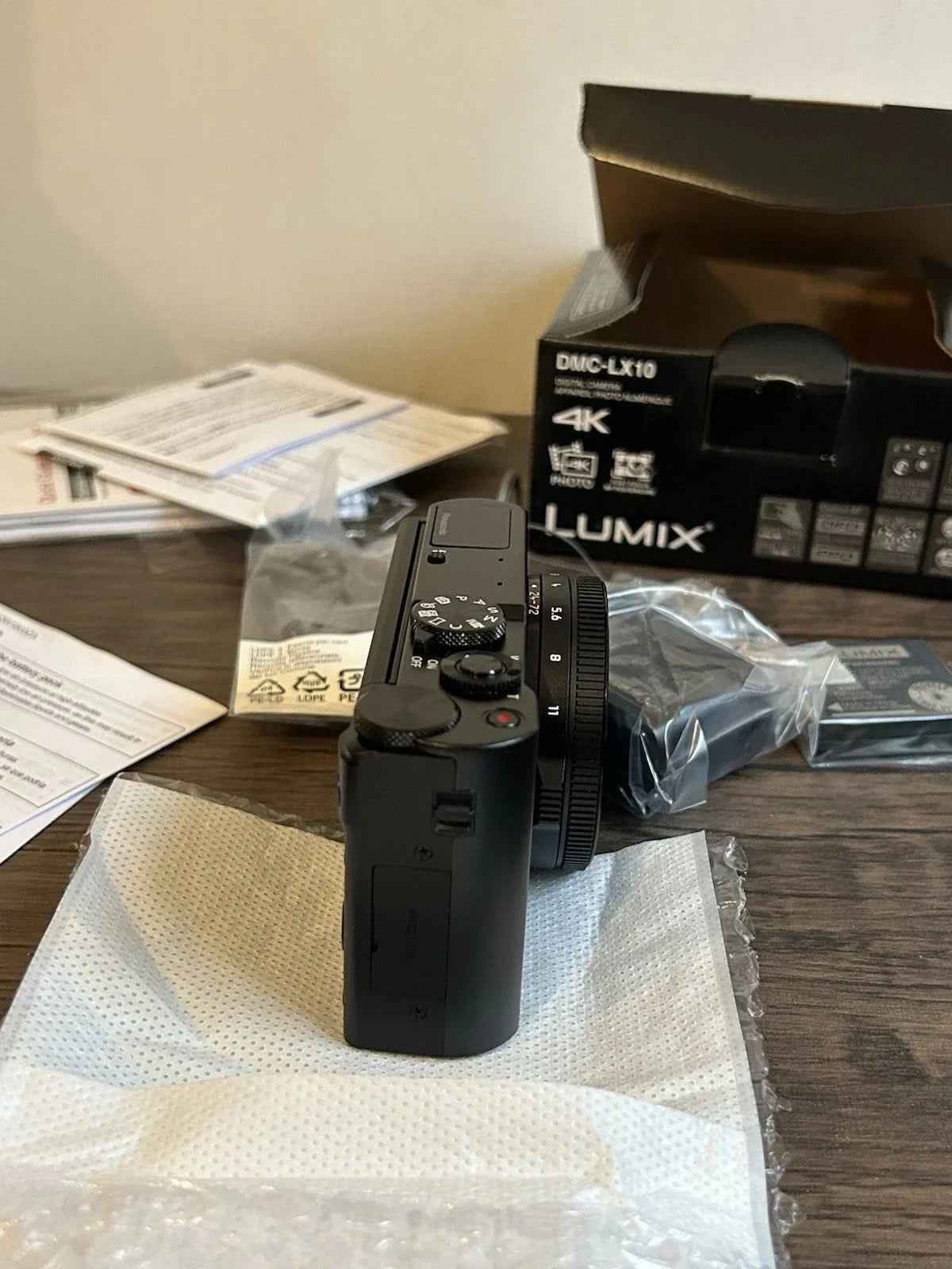 Panasonic LUMIX LX10 20.1MP Compact Camera with 24-72mm Leica Lens - Black - Lucycamera