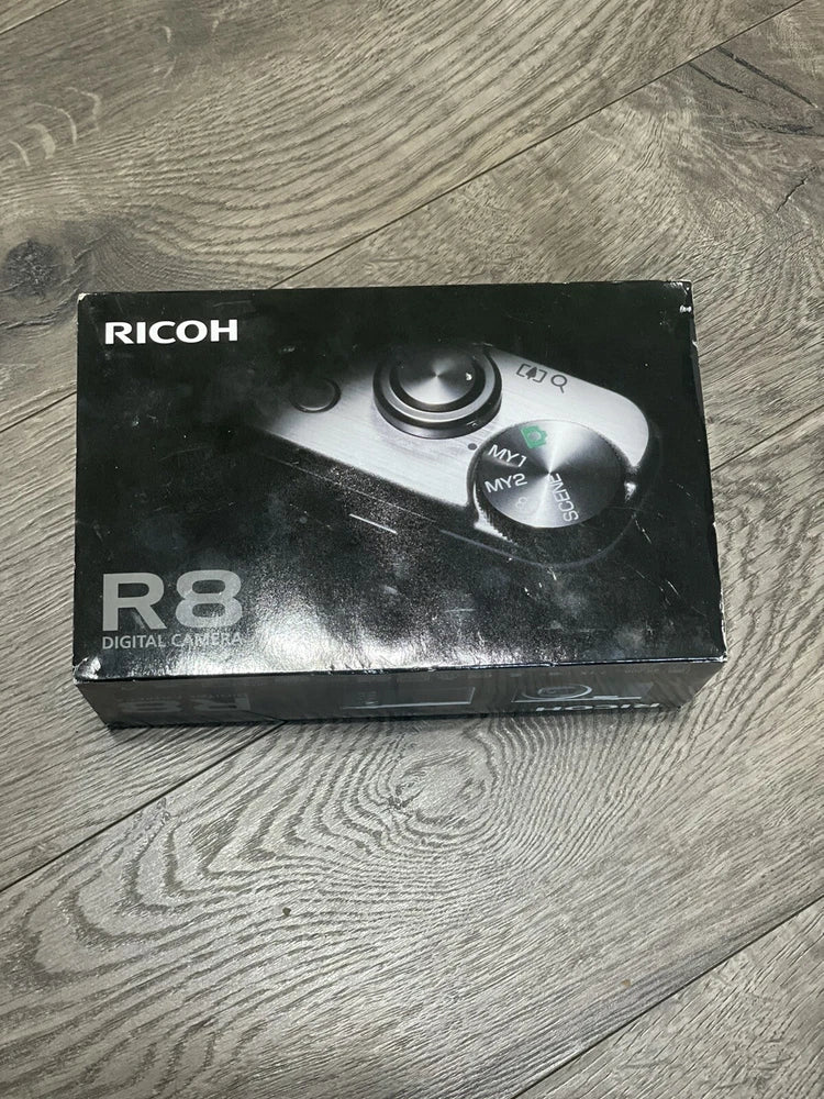 Ricoh R8 10MP 7.1x Zoom Compact Digital Camera – Rare Black Edition (Brand New)