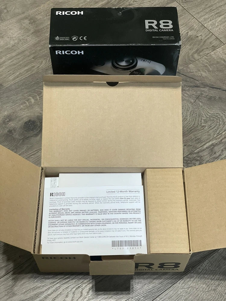 Ricoh R8 10MP 7.1x Zoom Compact Digital Camera – Rare Black Edition (Brand New)